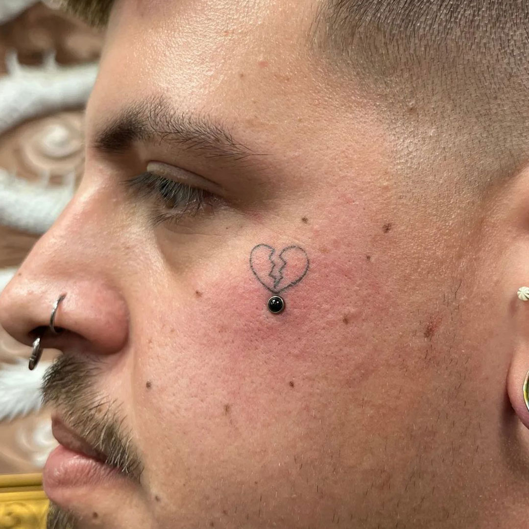 Red-Kirin-Tattoo-Piercing-Boutique-microdermal-tania-piercer