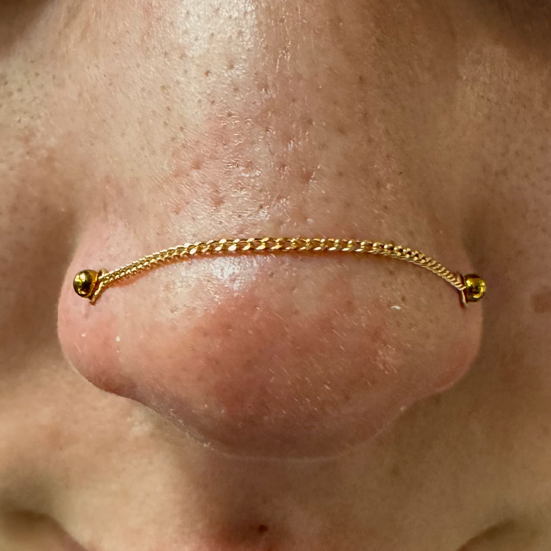 Nostril piercing hechos por Iván