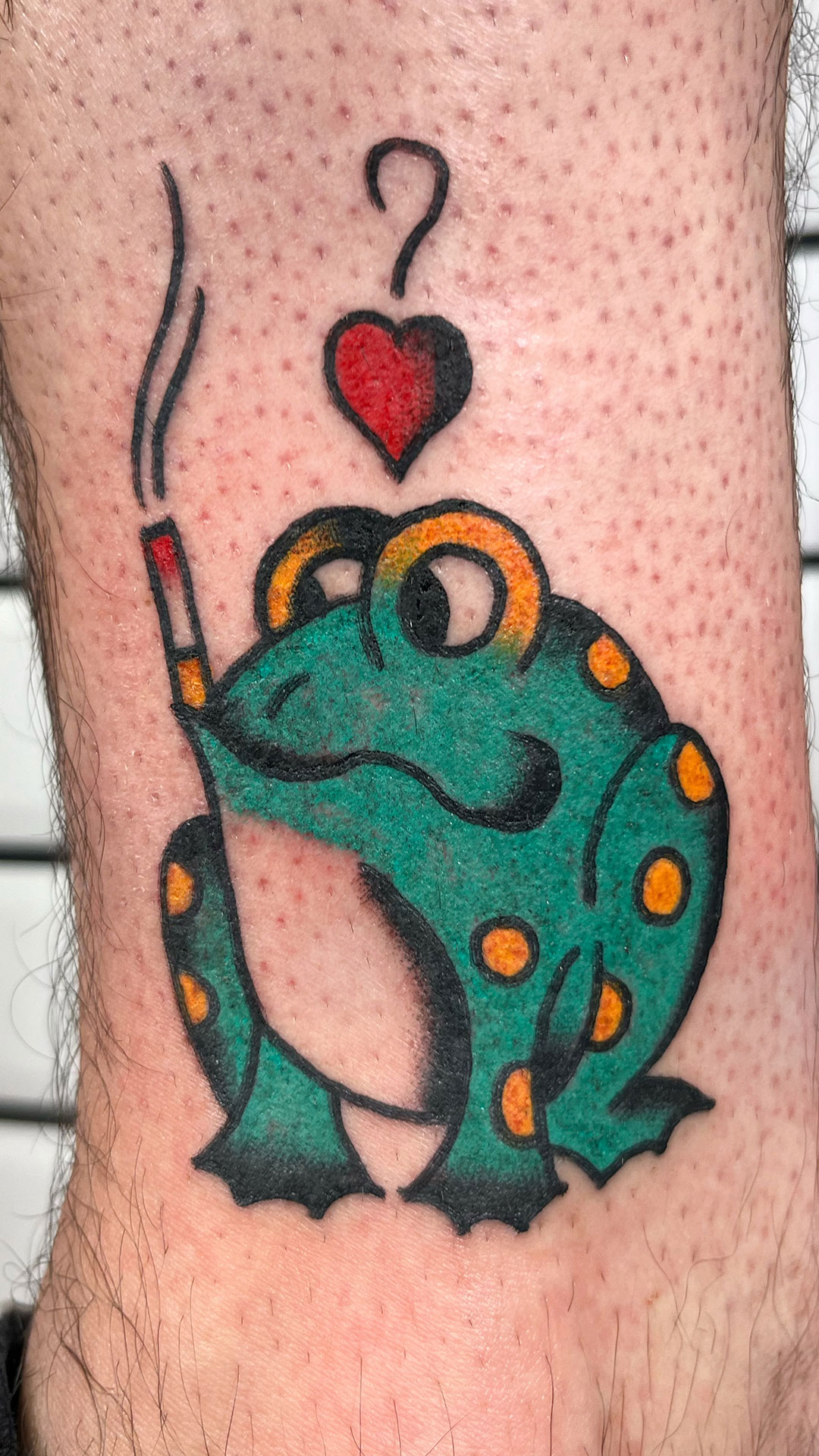Red-Kirin-Tattoo-Piercing-Boutique-sapo-cigarro-alberto-tatuador
